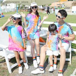 Outdoor Travel Family Matching Outfits Mother Kids Tie-dyed T-shirts Father-son Tops And Shorts Suit Trendy Parent-child Wear L230522