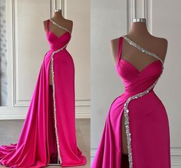 Sexy Fuschia Plus Size A Line Prom Dresses Long for Women One Shoulder Sequined Satin Front Split Birthday Pageant Celebrity Evening Party Gowns Formal Occasions