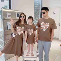 Family Matching Clothes Father and Son T-shirt Equal Mom and Daughter Baby Girl Dresses Women's Dresses Parent-child Clothing L230522