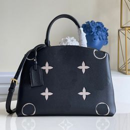 Designer Bag Womens Large capacity Leather Handbag Classic embossed Shoulder Bag Fashion Print Bag Temperament Shell Bag #637115