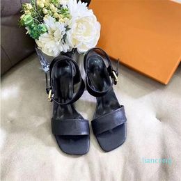 Designer Classic Printing Sandals Chunky Heels Ankle Strap Sandals PU Leather Slippers Designer Summer Women Beach Shoes