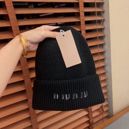 Winter Beanie Hats Knitted Hat NNiu Letter Designer Skull Caps for Man Woman Warm Hood Skiing Cap 3 Colours