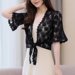 Scarves Women Cropped Shirt Elegant Lace Embroidery Cardigan Coat Half Sleeve Shawl Short Type Up Solid Colour Lady Wraps