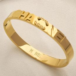 Designer Brand Letter Print Flower Charm Bracelets Top Quality Men Women Stainless Steel Magnetic Bangle Luxury Gold Plated Brown 188s
