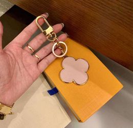 Designer Four-leaf Keychains Lucky Clover Car Key Chain Rings Accessories Fashion PU Leather Keychain Buckle for Men Women