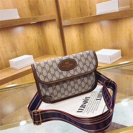 Net Red New Fashion Popular Old Flower Crossbody Chest ins Advanced Foreign Style Women's Bag model 7569