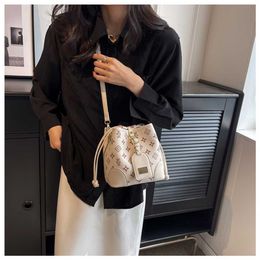 Crossbody Bucket for Women 2023 New Fashion Super Hot Commuting High Quality and Small Style Old Flower One Shoulder Vegetable Basket Bag model 4239