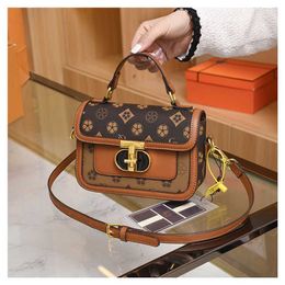 2023 Spring New Shoulder Leisure Fashion Small Square Elegant Texture Mobile Phone Women's Bag Inventory 2152