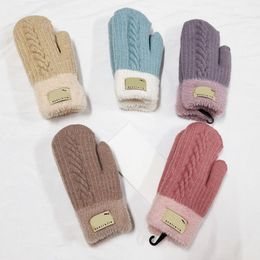 Designer Brand Letter Fingerless Handskar för vinter- och höstmode Kvinnor Cashmere Mittens Glove Lovely Outdoor Sport Warm Winters Glovess 6Styles