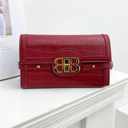 2023 Spring New One Shoulder Urban Elegant Fashion Texture Oblique Cross Leisure and Western Style Mobile Phone Women's Bag model 8756