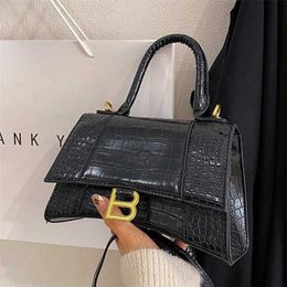 Fashion one shoulder Women's hourglass Crocodile pattern ocean air law stick square texture small fragrance portable messenger bag Inventory 2152