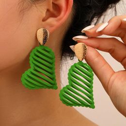 Dangle Earrings Creative Design Hollow Out Green Spray Paint Love Heart Drop For Women 2023 Fashion Party Earring Ladies Jewelry Gifts