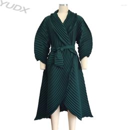 Casual Dresses Japan South Korea Wind Pleated Women's Trench Coat Loose Big Yards Lapel Long Jacket Women 2023 Fall