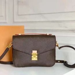 luxurys designers handbag messenger oxidizing leather elegant shoulder bags women shopping tote fashion M44875
