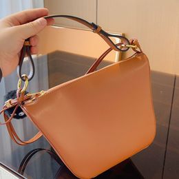 Designer Fashion Women's Shoulder Bag Cross Body Minimalist Atmosphere Commuting Versatile High Quality Genuine Leather Women Handbags