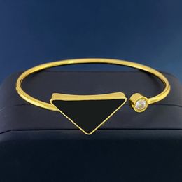 Luxury Charm Women Jewelry Gold Bangle Exquisite Dropping Oil Triangle Logo with Diamond Design Fashion and Simplicity Designer Elegant and Noble Lady Bracelet