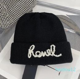 Designer Brand Double Letter Pineapple Stripe Embroidery Beanie Skull Caps Luxury Unisex Autumn Winter Black White Wool Knitted Hats Keep Warm Hat