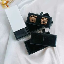 Scatole per gioielli 1pz Gemelli da uomo di qualità Confezione cofanetto Gemelli in pelle nera Organizzatore di immagazzinaggio di gioielli Confezione regalo Custodia L231003