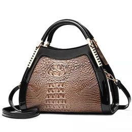 Totes 2021 new crocodile pattern large-capacity bag trendy all-match shoulder bag 240407