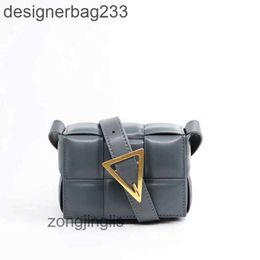 Button Bags Small the tote bag designer Plaid Versatile Luxury Decoration Botteega Woven Mini Square Cassettes Venata Messenge Shoulder KGSZ