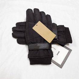 Gloves classic designer Autumn Solid Color European And American letter couple Mittens Winter Fashion Five Finger Glove Black Grey246Y