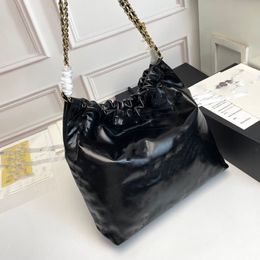 2023 Designer saco de alta qualidade bolsa de ombro bolsa mulheres moda totes crossbodys grande capacidade pérola cadeia saco de lixo sacos de lixo