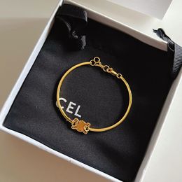 Designer 2024 Bracelet Designer Bracelets For Women Charms Gold Bracelets Fashion Temperament Premium Colourless Trendy Holiday Souvenir Gift 05 s s