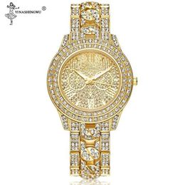 Wristwatches Hip Hop Gold Silver Luxury Mens Ice Out Watches Date Quartz With Micropave CZ Rhinestones Jewellery Unique For Unisex303T