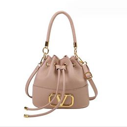 Wallets Shopping Bags Totes the tote bag Bucket bags for Women Designer Bags V Casual Designers Handbag Shoulder Bag Purse R105