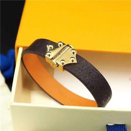 Fashion Classic letter flower leather bracelet man and women bracelet with box can be whole2019
