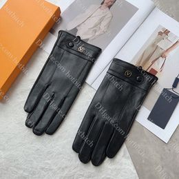 Winter Mens Leather Gloves Designer Sheepskin Gloves Men Outdoor Thick Warm Gloves Soft Plush Lining Christmas Gift