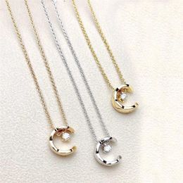 2022 Top quality V gold material Charm pendat necklace with one sparkly diamond in three Colours plated for women engagement jewelr306U