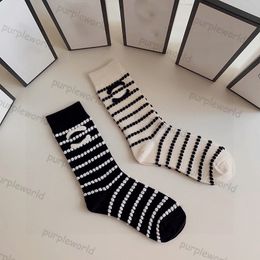 Designer Unisex Socks Two Pairs Of Luxury Sports Winter Monogram Designed Socks With Embroidered Ribbon Boxes