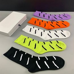 Women Fashion Socks Classic Letter Pattern Streetwear Trendy Women's Hosiery Mix Color One Size High Quality270R