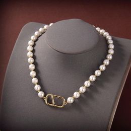 Sweet Simplicity Lady Brass Pearls Necklaces & Pendants Geometry design Initial V Litter Pearl decorate Women Chain Necklace Jewel253z