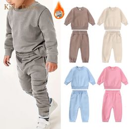 Clothing Sets Kids Boys Girl Essential Clothes Set Toddler Solid Fleece Crewneck SweatshirtJogger Sweatpants 2Pieces Children Sport Tracksuit 231005