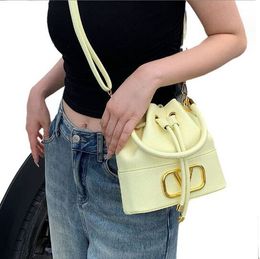 V letter bucket bag handbag crossbody bags women handbags womens designers wallets fashion all-match classic totes V1005