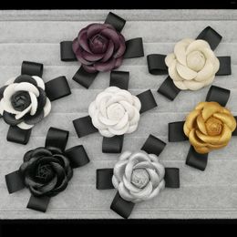 Brooches Leather Camellia Flower For Woman Big Size Ribbon Bow Brooch Pins Wedding Black White Clothing Jewelry Accessories