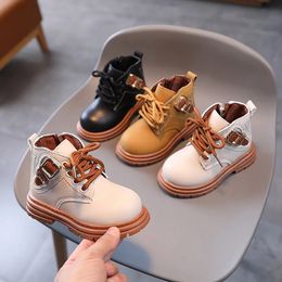 Botas crianças botas curtas britânicas para meninas meninos botas de couro moda tendência sola macia bebê criança botas primavera outono criança sapatos 231005