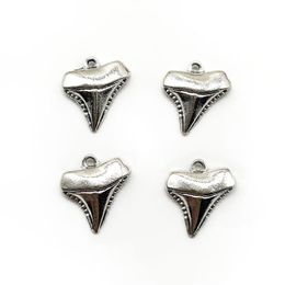 100pcs shark teeth antique silver charms pendants Jewelry DIY For Necklace Bracelet Earrings Retro Style 17 16mm313Q
