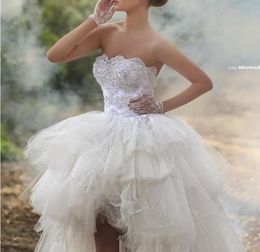 Alta baixa vestido de baile vestidos de casamento sem alças frisado renda applique inchado tule curto frente longa volta vestidos de noiva verão praia wedd9557898