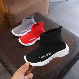 Весенние новые модные сетчатые дышащие спортивные кроссовки для отдыха для девочек, обувь для мальчиков, брендовая детская обувь G1025257G