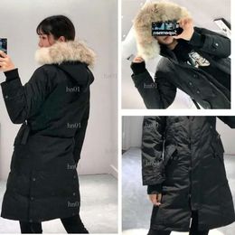 Piumino da donna invernale in piumino d'anatra bianco da donna Cappotto imbottito da donna spesso caldo da donna Grande collo in vera pelliccia di lupo giacche casual slim cappuccio esterno spesso670