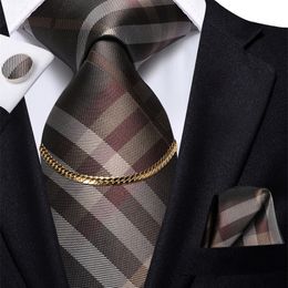 Bow Ties Hi Tie Brown Plaid Business Mens Tie Silk Luxury Nickties Fashion Chain Hanky Cufflinks Set Design Gift For Men Wedding 231005