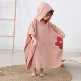 Towels Robes Cotton Gauze Bath Towel Children Hooded Bath Towel Swimming Hooded Bathrobe Kids Beach Towel Baby Sleeping Bag 231006