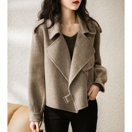 Women's Jackets Autumn and Winter Fashion Women's Hepburn England Style Long-Sleeved Tweed Temperament Suit with Loose French Short Jacket 231006