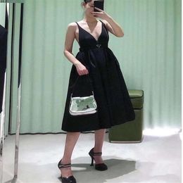2022 Fashion Sexy Party Dress Re-nylon Style Puffer Skirts Waist-retracting Design Ball Gown Suspender Midi Dresses with Inverted 183s