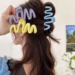 Candy Colour Wave Hair Claw Simple Irregular Hair Clip M-Shape Plastic Hairpin Ponytail Headwear Y2K Girls Hair Accessories