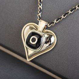 Designer Smile Necklace Fashion Heart Shap Sweater Pendant Necklaces Delicate Design for Man Woman Jewellery 3 Styles Top Quality317m