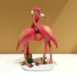 Decorative Objects Figurines Sweet Couple Flamingo Figurine Resin Lovers Cuddle Miniature Bird Ornament Valentine's Craft Accessories 231007